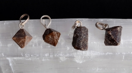 Zirkon roh Anh�nger